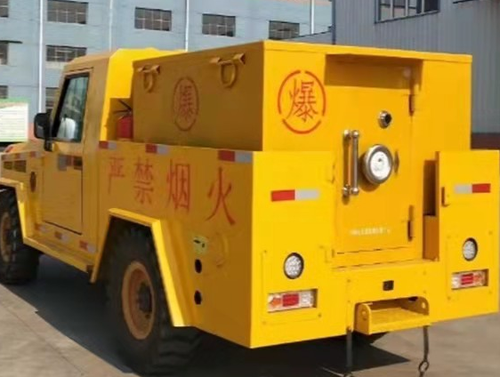 涪陵凯龙爆破器材运输车：保障爆破任务的安全运行